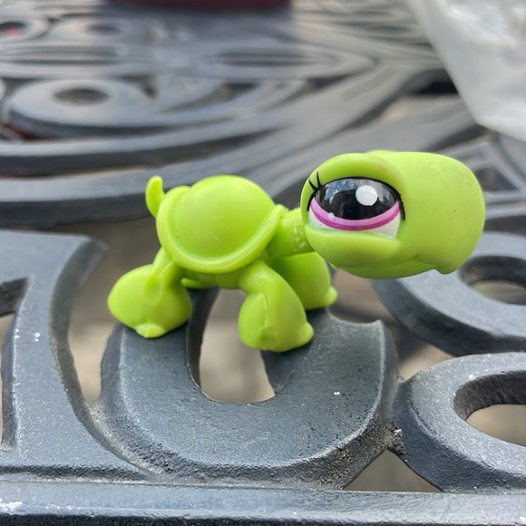 Littlest Pet Shop Blind Bags Turtle (#2607) Pet - Picture 9 of 10